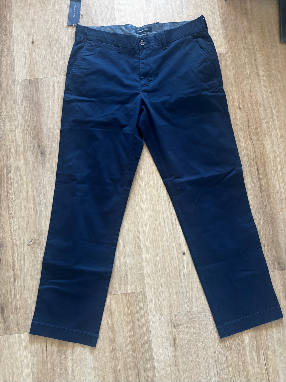 NWT New Tommy Hilfiger Tailored Fit Chino Pants Mens 34x30 Dark Navy Blue Slacks